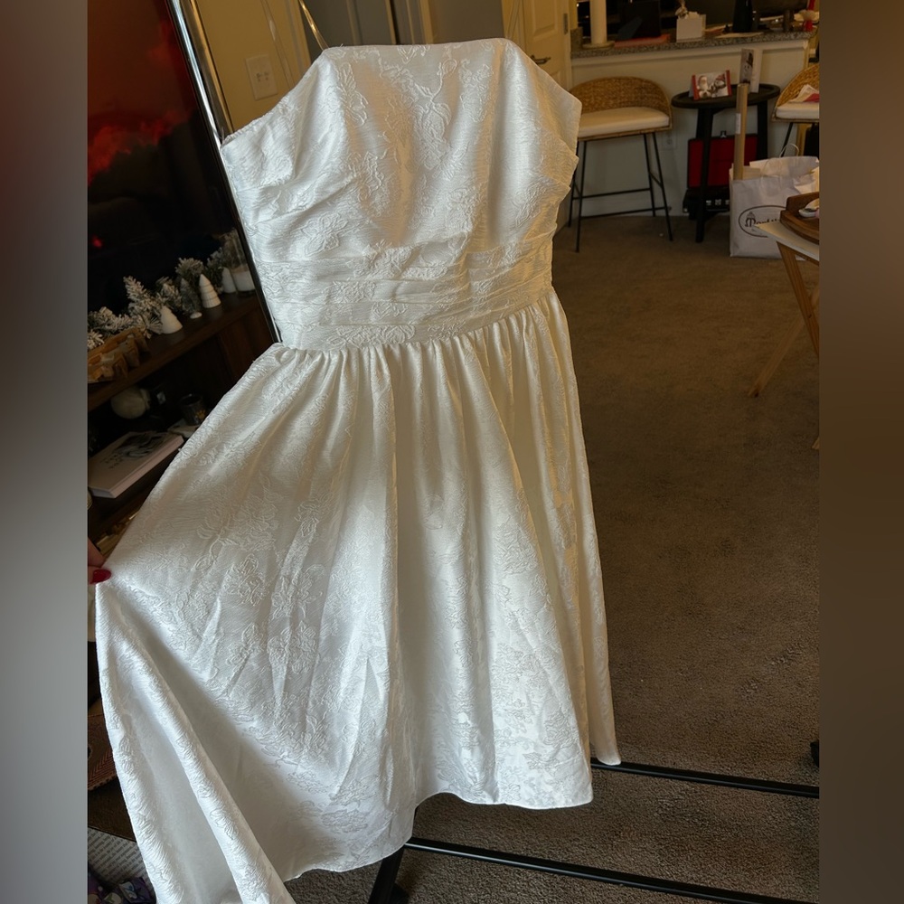 NWT strapless bridal dress with floral detail - size s - no tag on dress